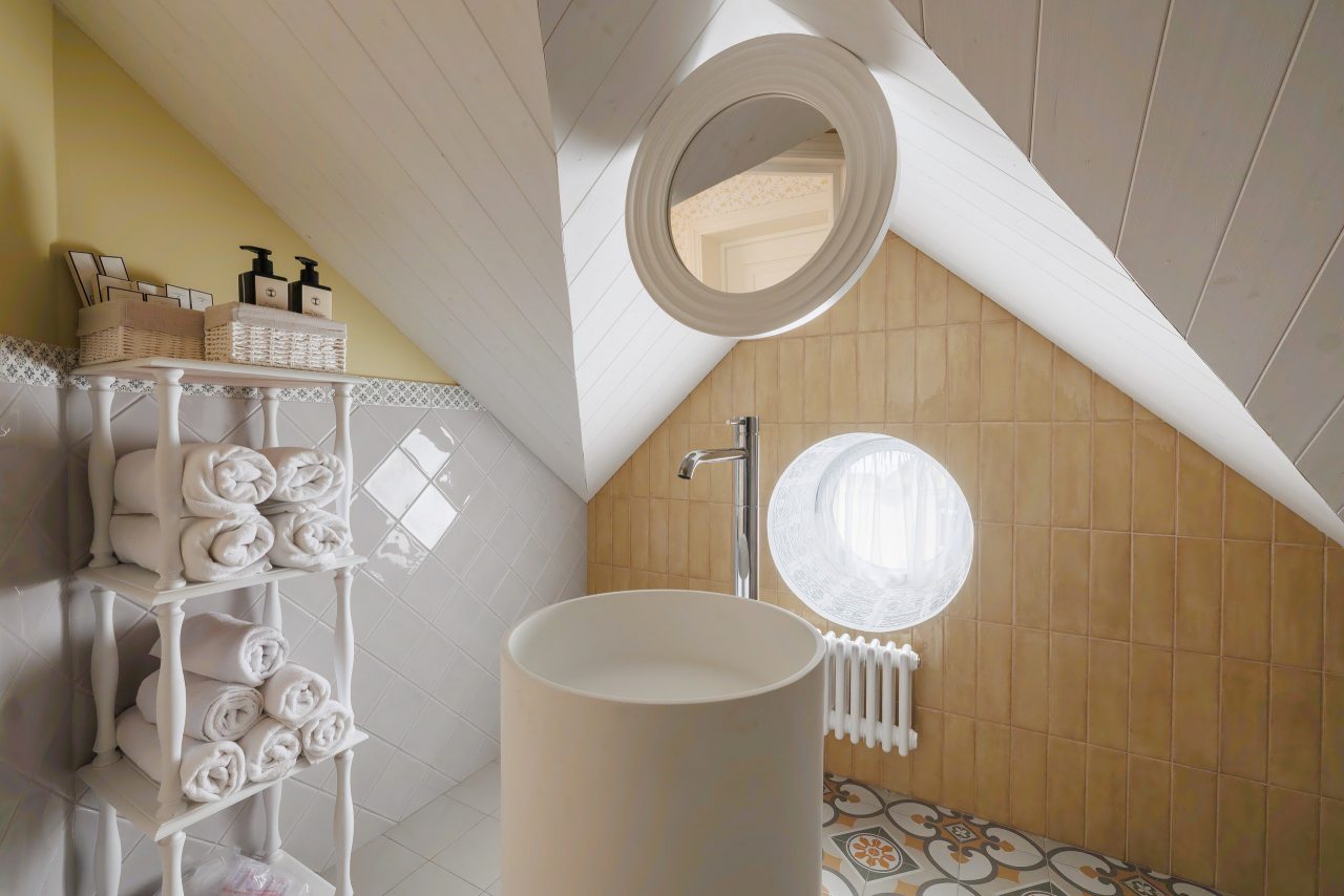 Двухместный (Стандарт мансардный  dbl   «Вальс цветов»), Отель Симфония