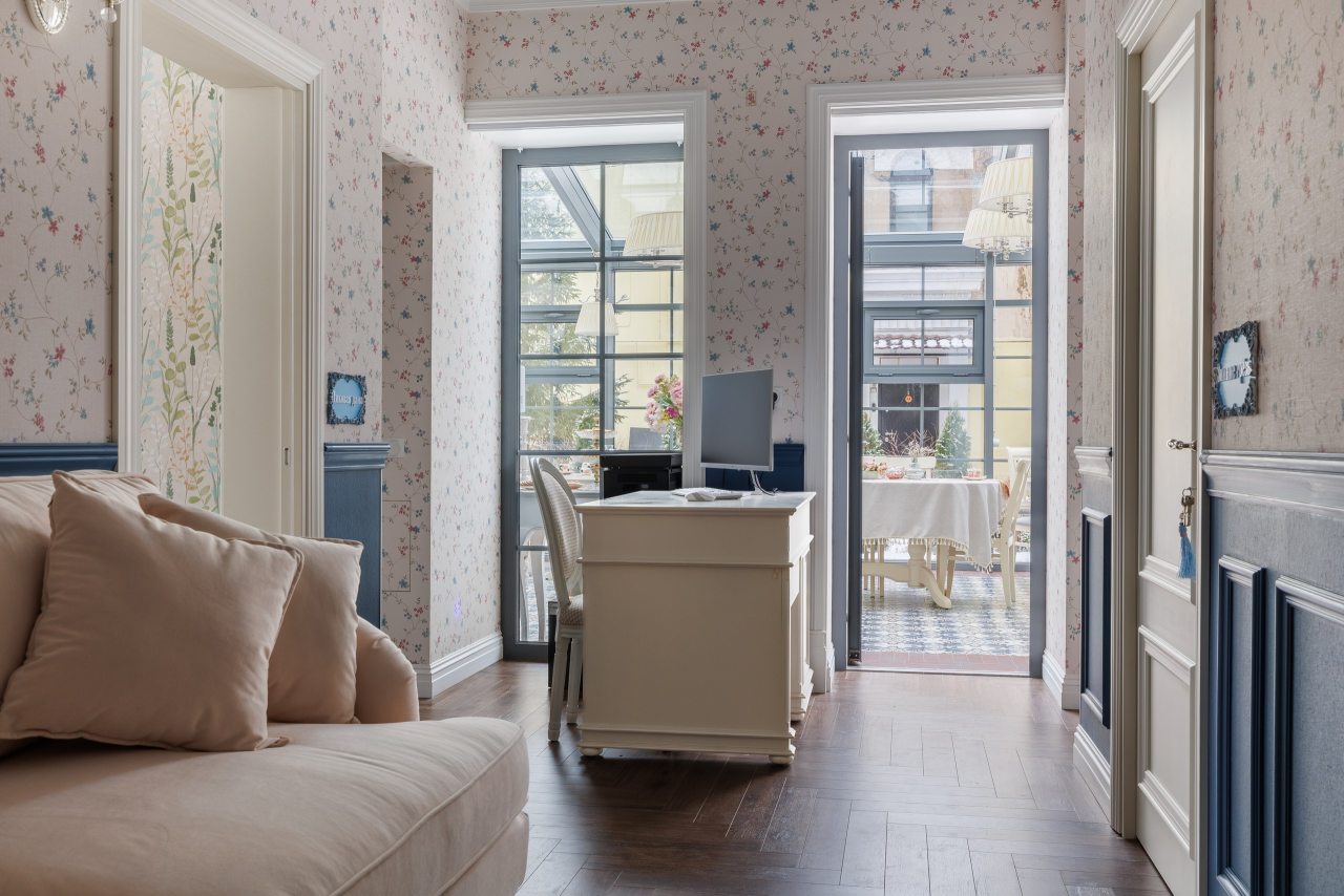 Люкс (Люкс « Времена года »), Отель Симфония