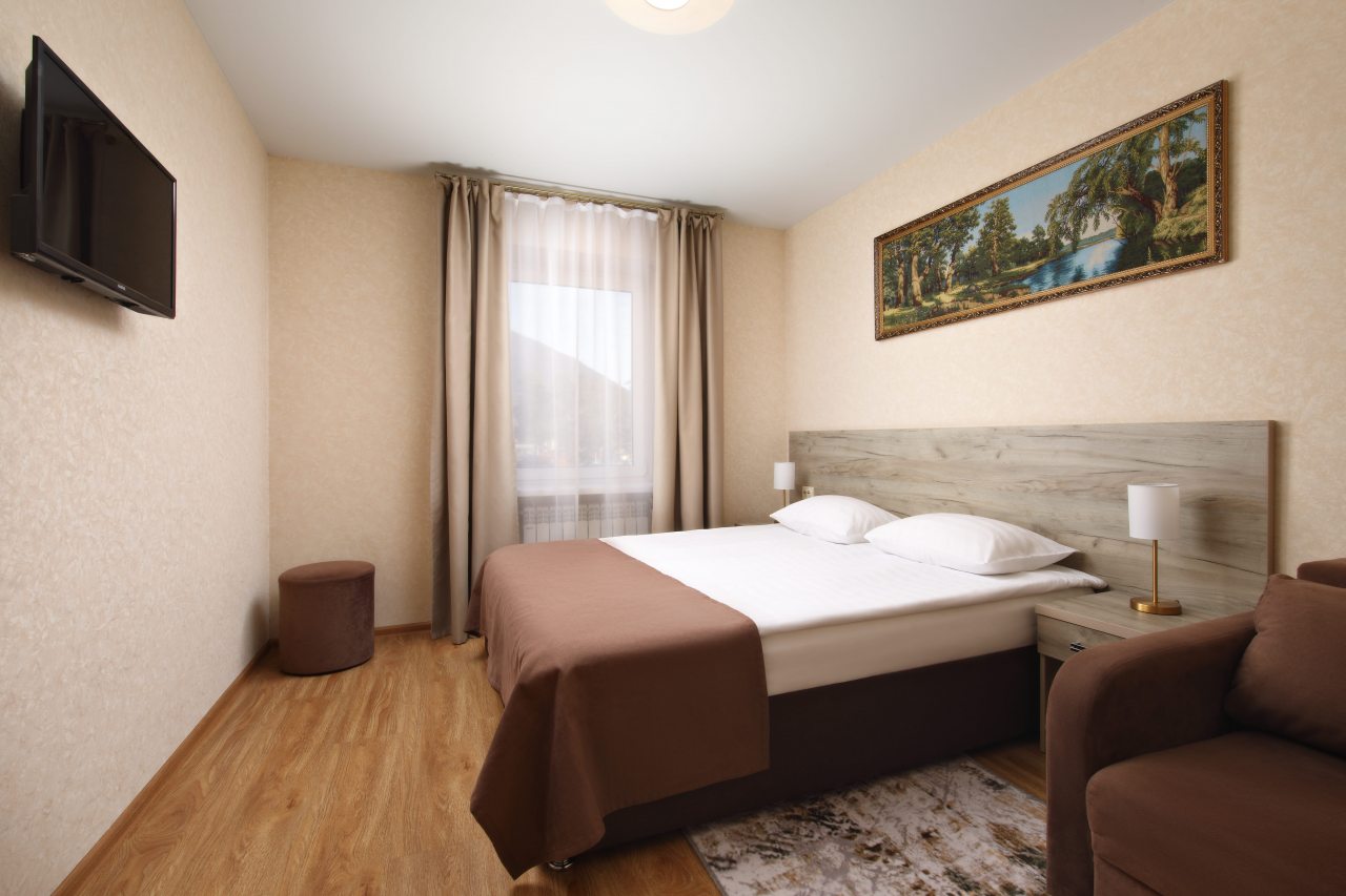 Двухместный (СТАНДАРТ (ОДНА БОЛЬШАЯ КРОВАТЬ)), Гостиница Монтис Архыз