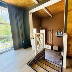 Шестиместный (Гостевой дом в темных тонах с видом на горы), Гостевой дом БАРСкая Усадьба