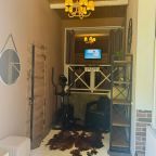 Шестиместный (Гостевой дом в темных тонах с видом на горы), Гостевой дом БАРСкая Усадьба