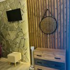 Шестиместный (Гостевой дом в темных тонах с видом на горы), Гостевой дом БАРСкая Усадьба