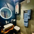 Шестиместный (Гостевой дом в темных тонах с видом на горы), Гостевой дом БАРСкая Усадьба