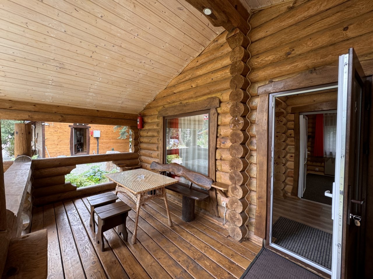 Шале (С одной спальней и кухней-гостиной), База отдыха НАИР Архыз