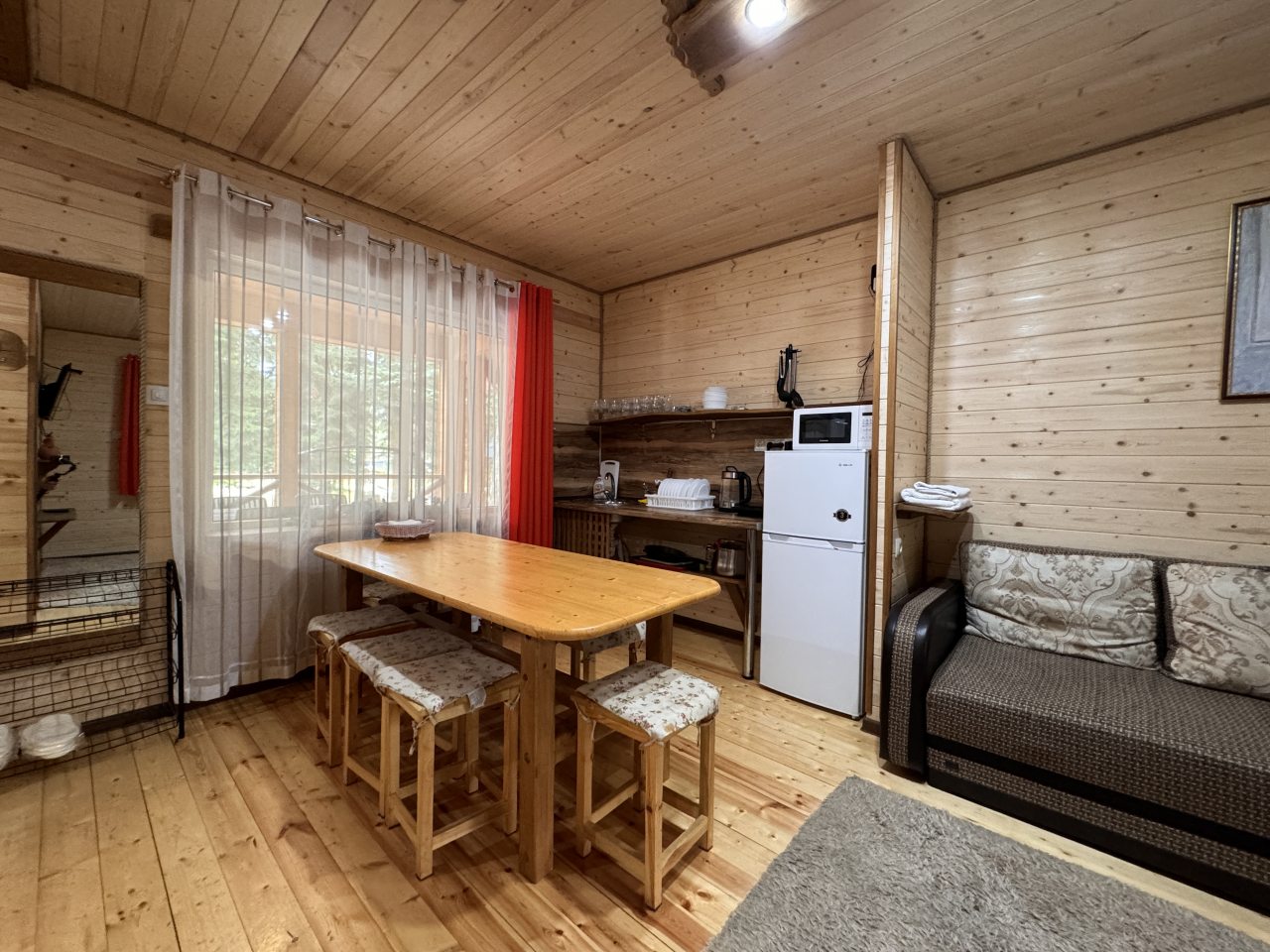 Шале (С тремя изолированными спальнями (10ти местный)), База отдыха НАИР Архыз