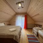 Шале (С тремя изолированными спальнями (10ти местный)), База отдыха НАИР Архыз