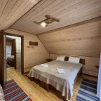 Шале (С тремя изолированными спальнями (10ти местный)), База отдыха НАИР Архыз