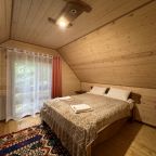 Шале (С тремя изолированными спальнями (10ти местный)), База отдыха НАИР Архыз