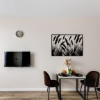 Квартира (Хомлин), Апартаменты Home24 на улице Лобановский лес 11