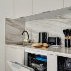 Квартира (Нуар), Апартаменты Home24 на улице Лобановский лес 11