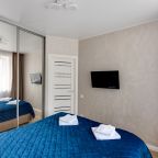 Квартира (Романс), Апартаменты Home24 на улице Василия Ощепкова 3