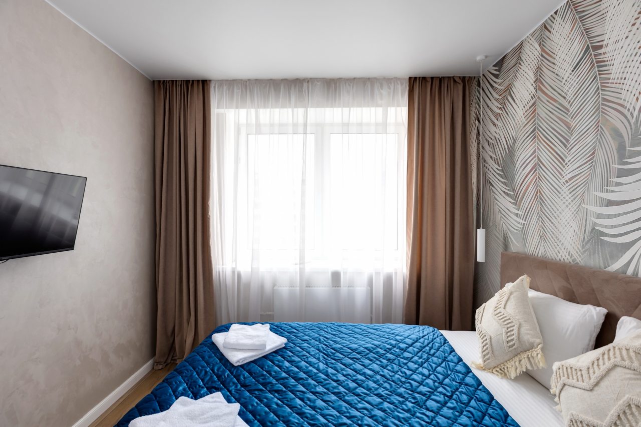 Квартира (Романс), Апартаменты Home24 на улице Василия Ощепкова 3