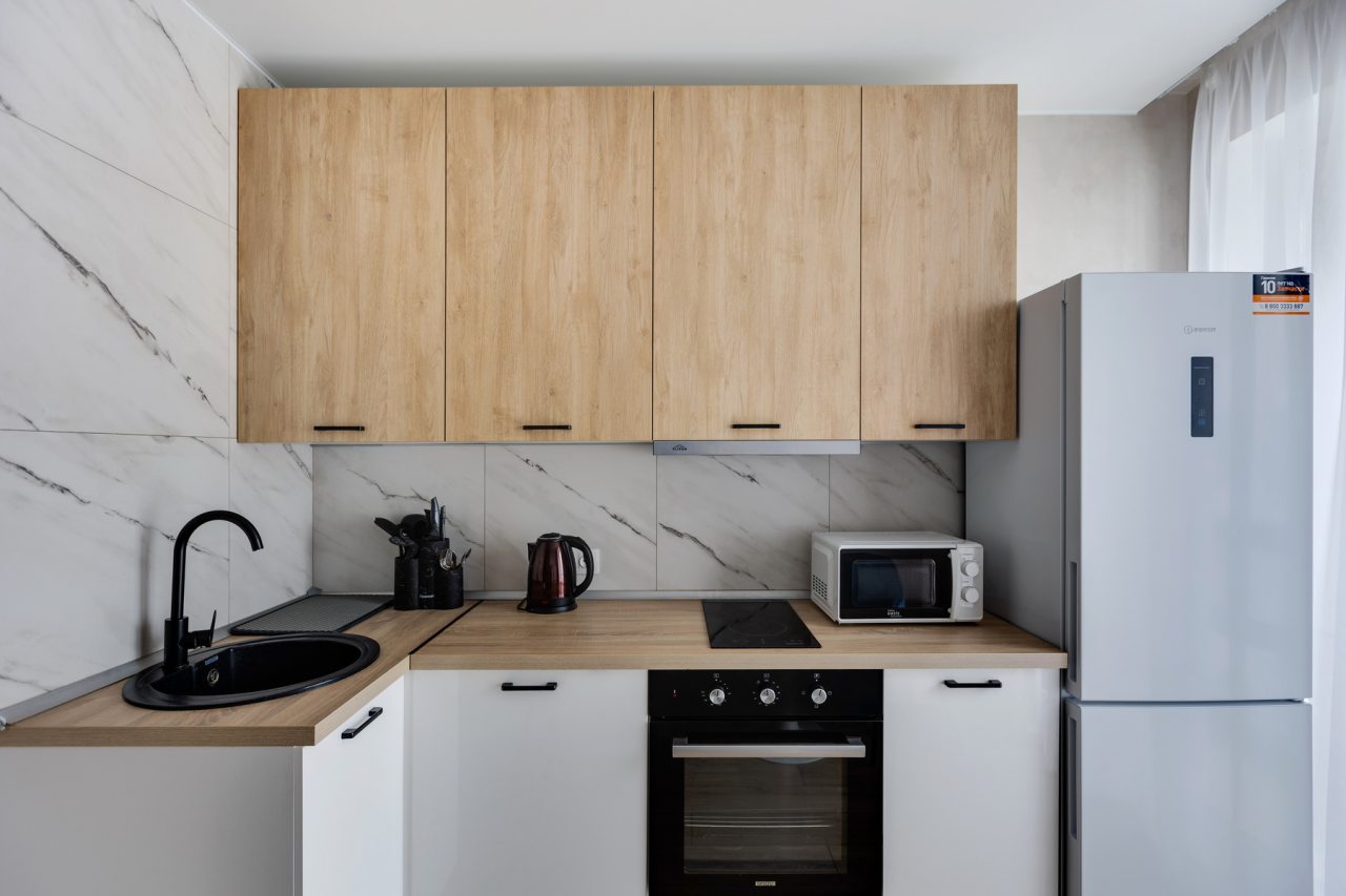 Квартира (Романс), Апартаменты Home24 на улице Василия Ощепкова 3