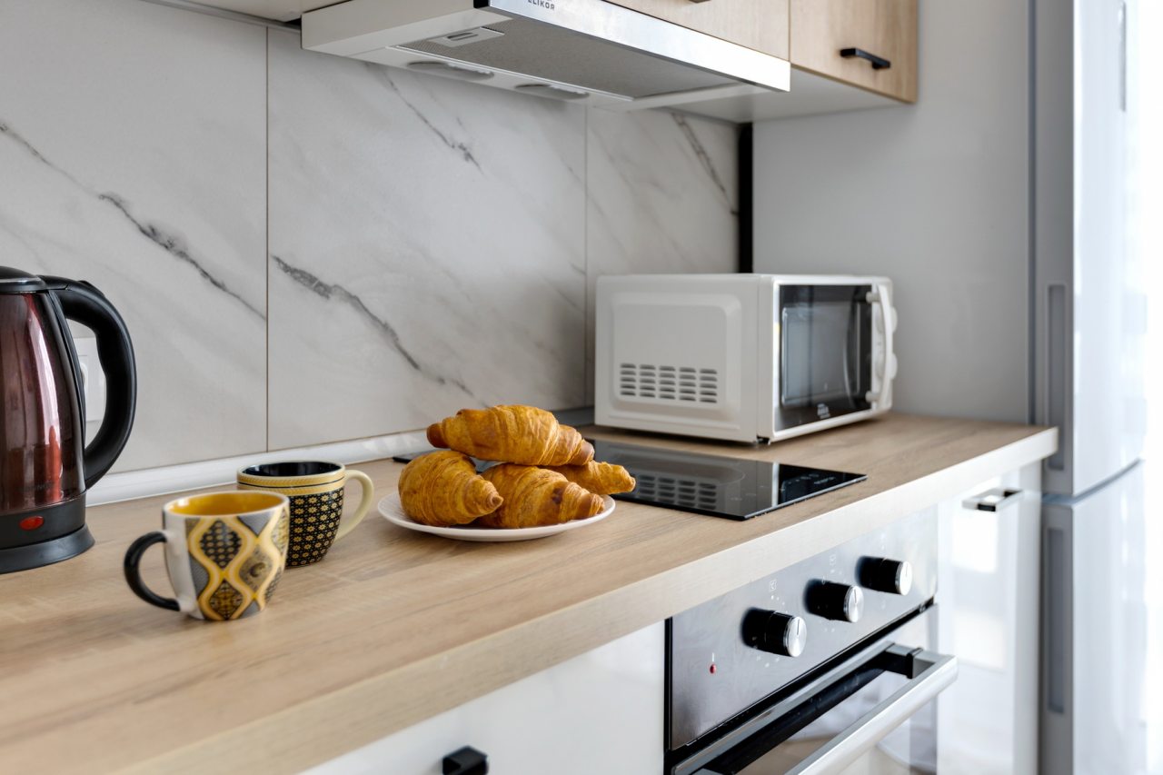 Квартира (Романс), Апартаменты Home24 на улице Василия Ощепкова 3