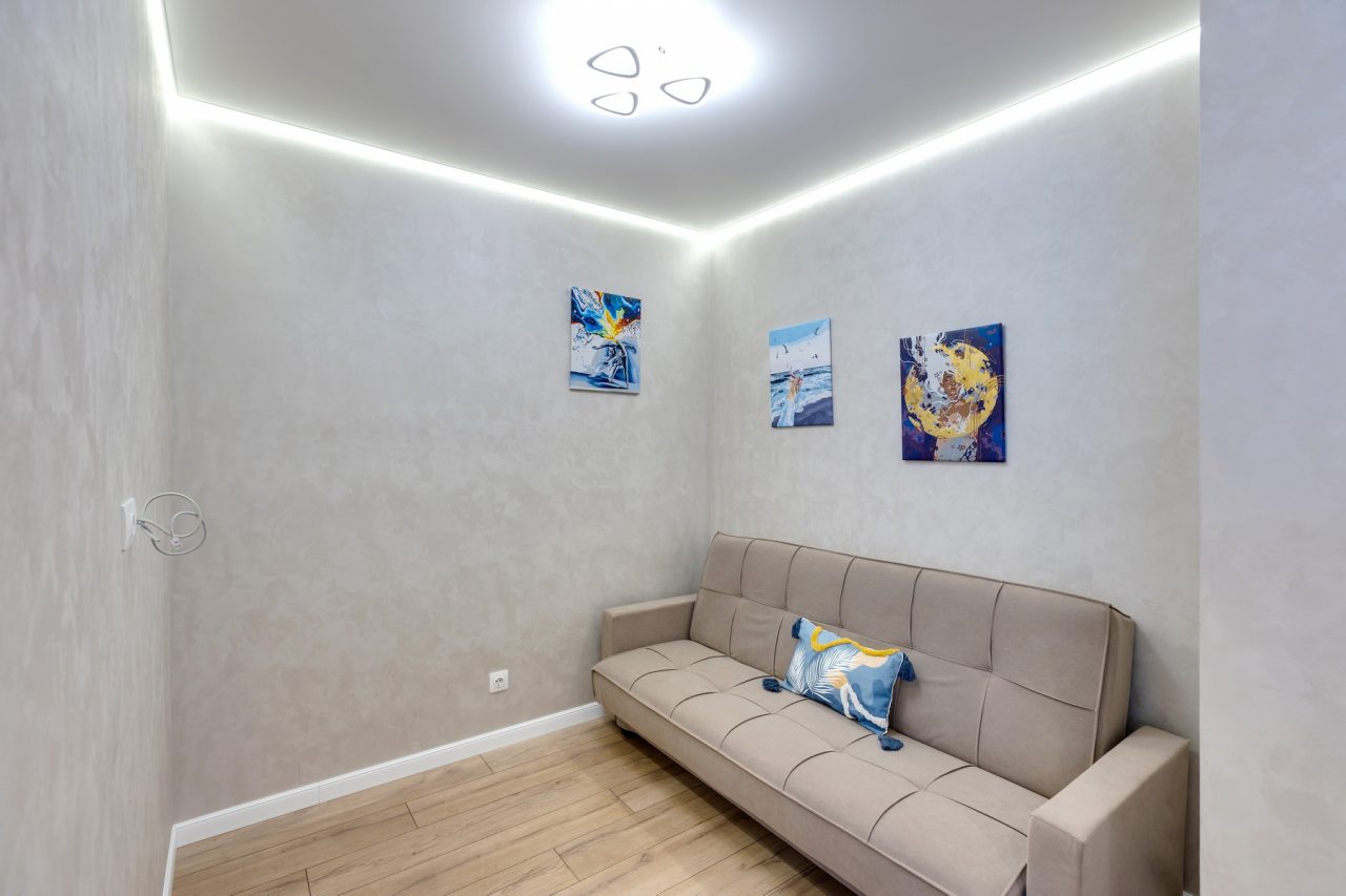 Квартира (Романс), Апартаменты Home24 на улице Василия Ощепкова 3