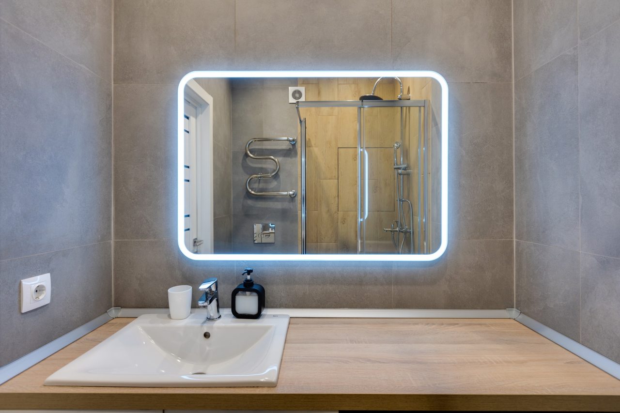 Квартира (Романс), Апартаменты Home24 на улице Василия Ощепкова 3