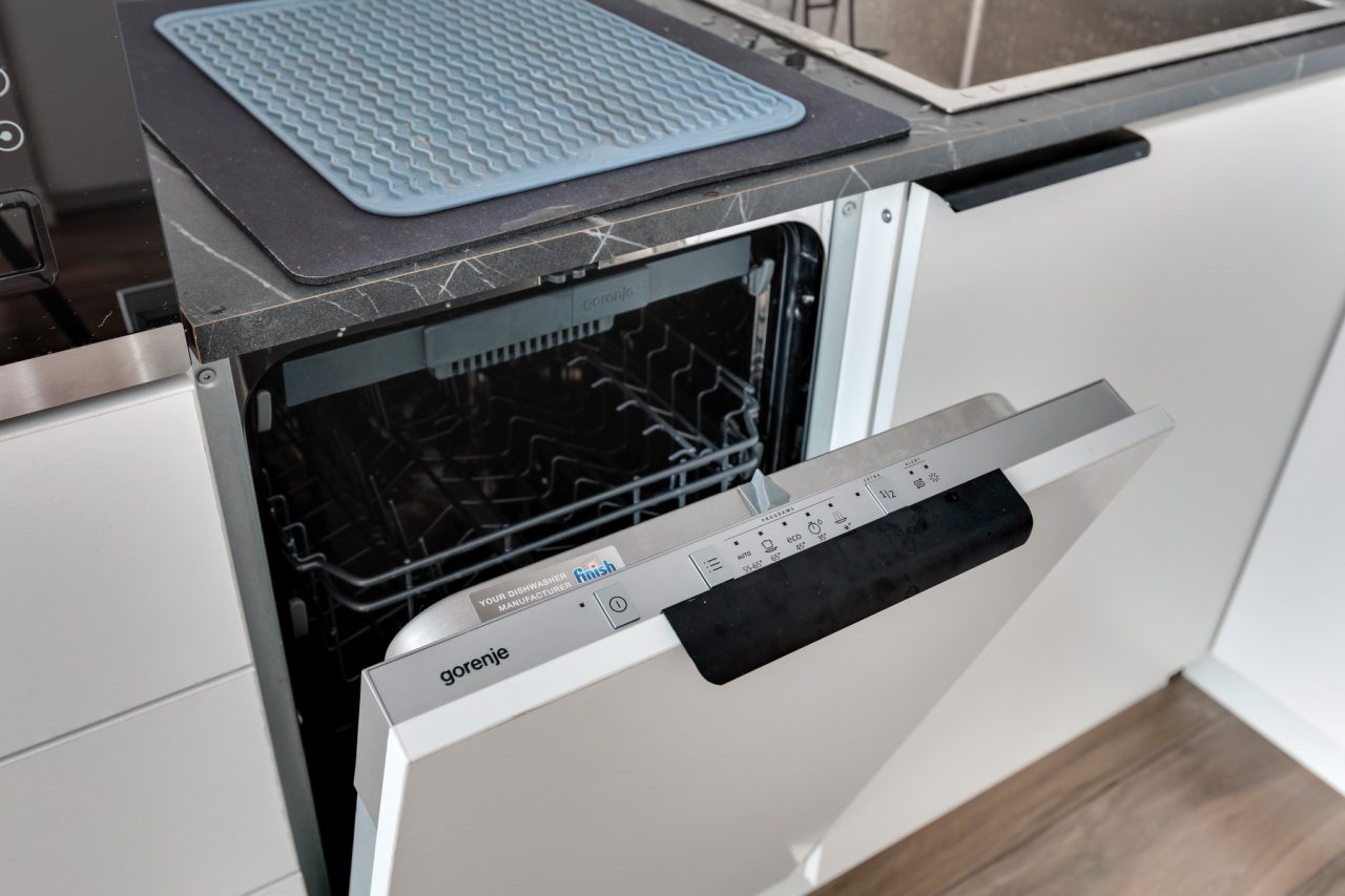 Квартира (Шамбала), Апартаменты Home24 на улице Василия Ощепкова 1