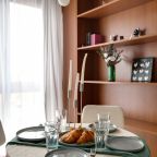 Поздний отъезд, Апартаменты Home24 на улице Василия Ощепкова 1