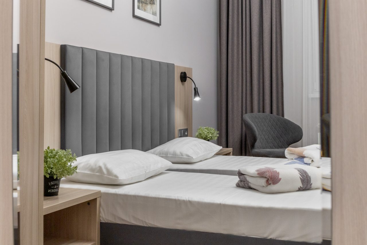 Высокий стул, Гостиница Провинция