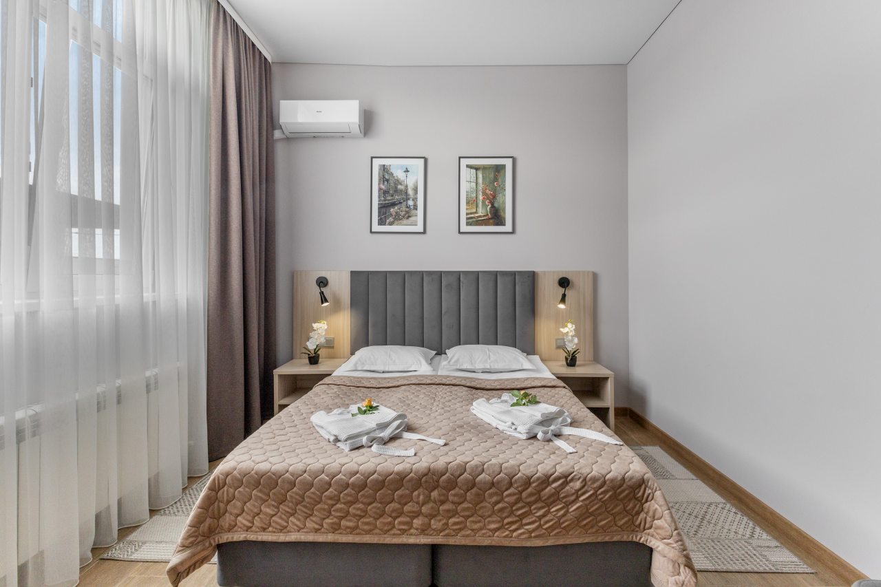 Высокий стул, Гостиница Провинция