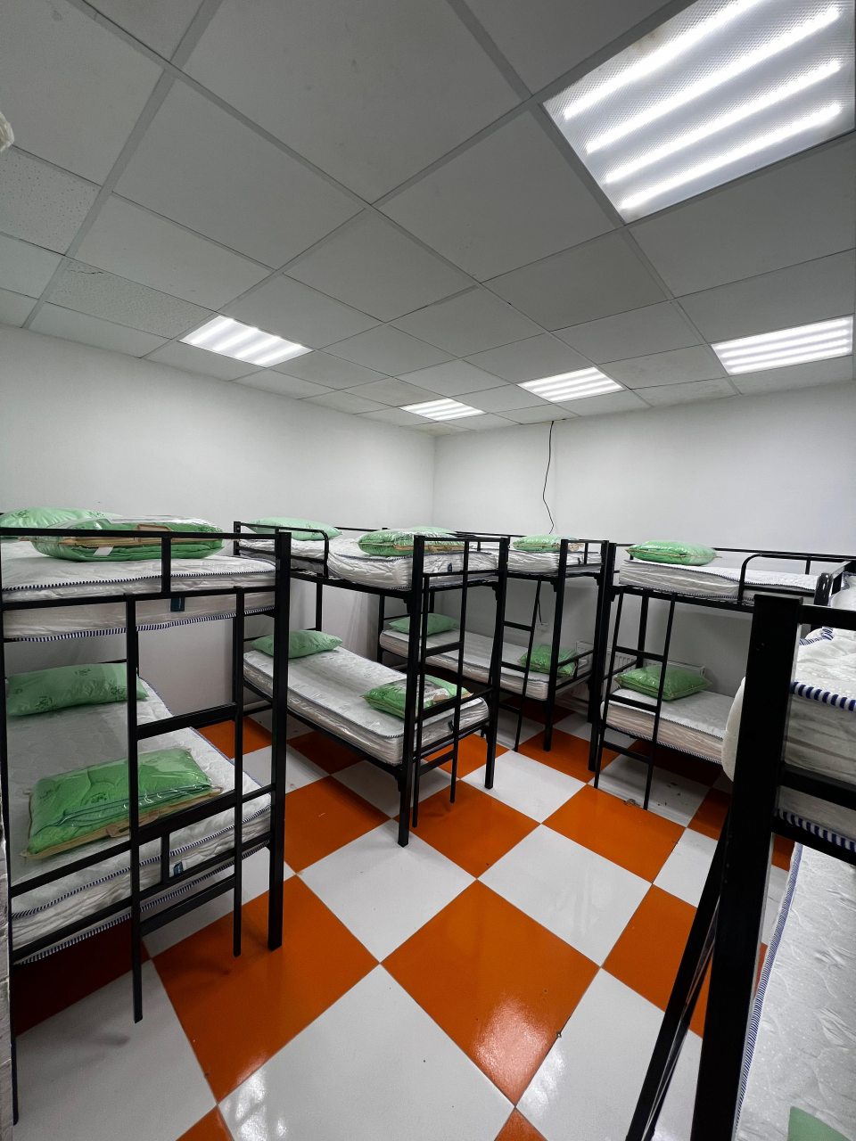 Двенадцатиместный (Кровать в общем 12-ти местном номере), Хостел ПодУшко