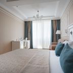 Сьюит (Джуниор), Отель Династия