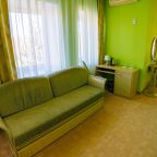 Трёхместный и более (Джуниор Сюит), Гостиница Уральский двор