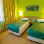 Трёхместный и более (Джуниор Сюит), Гостиница Уральский двор