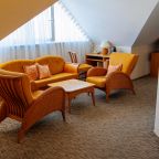 Трёхместный и более (Джуниор Сюит*), Гостиница Уральский двор