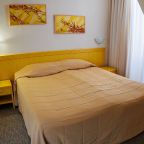 Трёхместный и более (Джуниор Сюит*), Гостиница Уральский двор