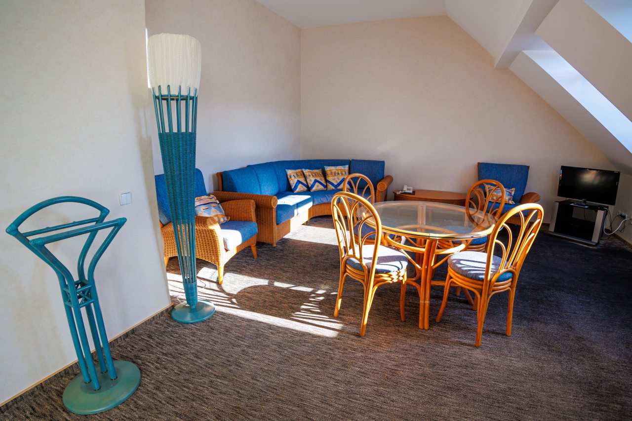 Трёхместный и более (Джуниор Сюит**), Гостиница Уральский двор