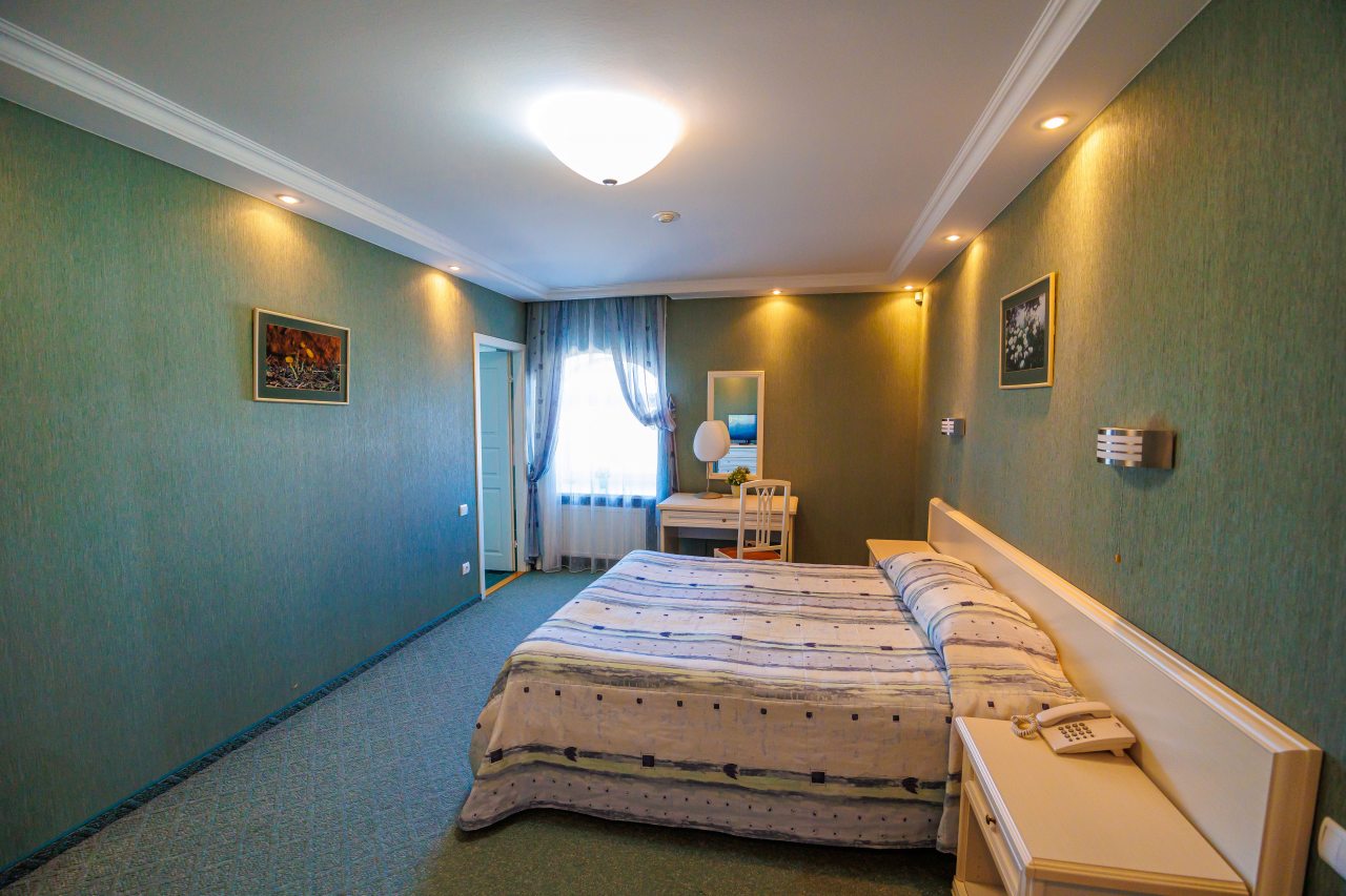 Трёхместный и более (Люкс), Гостиница Уральский двор