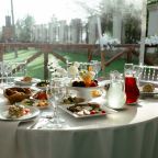 Разрешено проведение мероприятий, Гостиница Уральский двор