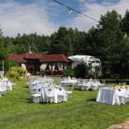 Разрешено проведение мероприятий, Гостиница Уральский двор