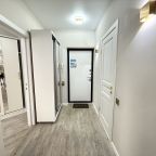 Люкс (Апартамент "Золотой песок", форма дома напоминает очертания бриллианта), Апартаменты Золотой песок на Монтажников 36