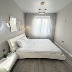 Люкс (Апартамент "Золотой песок", форма дома напоминает очертания бриллианта), Апартаменты Золотой песок на Монтажников 36