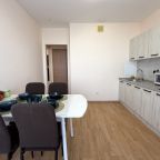 Шестиместный (Апартамент "Морской бриз" для большой компании, с  просторными комнатами!), Апартаменты Морской бриз для большой компании