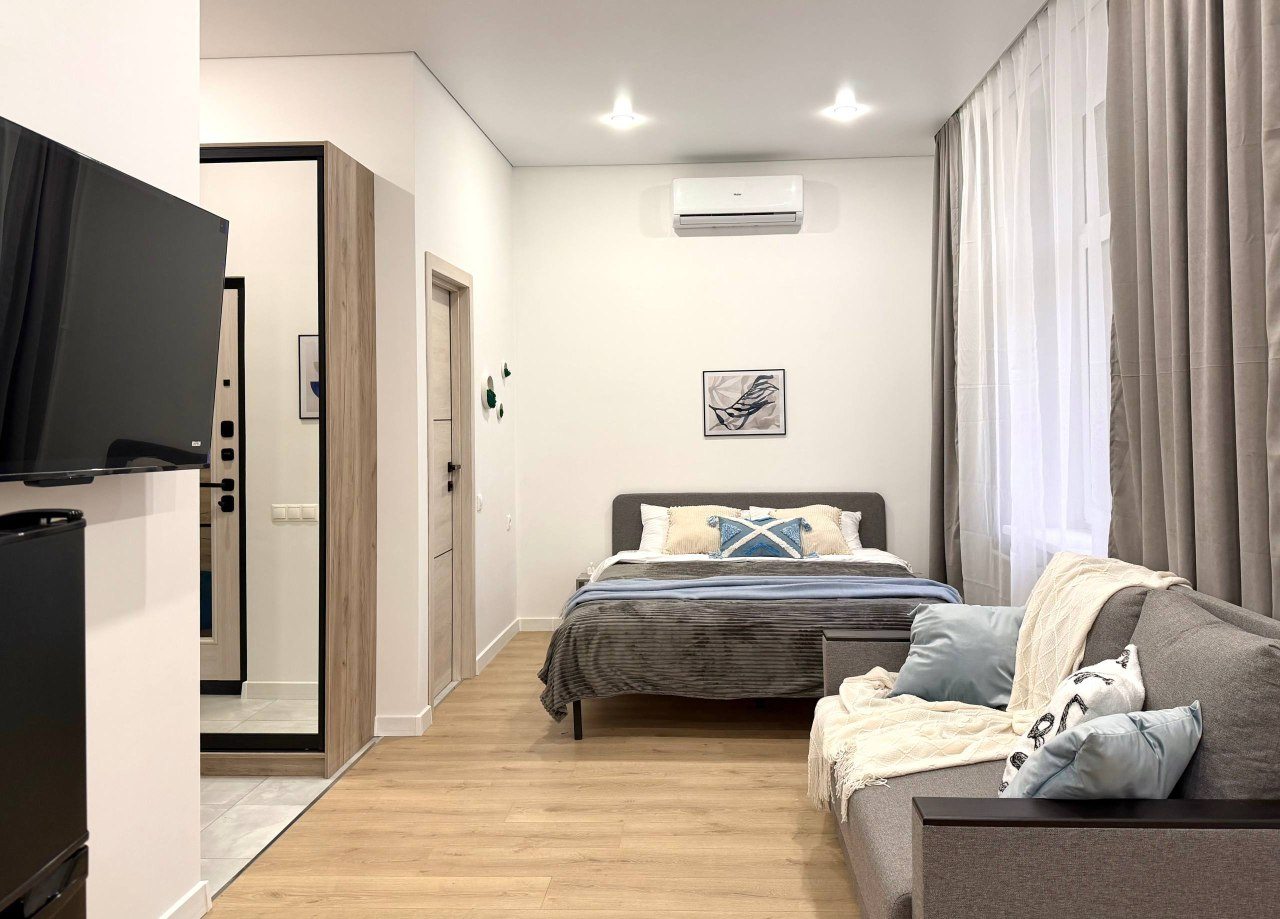 Апартаменты (Светлая студия в ЖК Видный город), Апартаменты Happy People на бульвара Мстислава Ростроповича 3к2