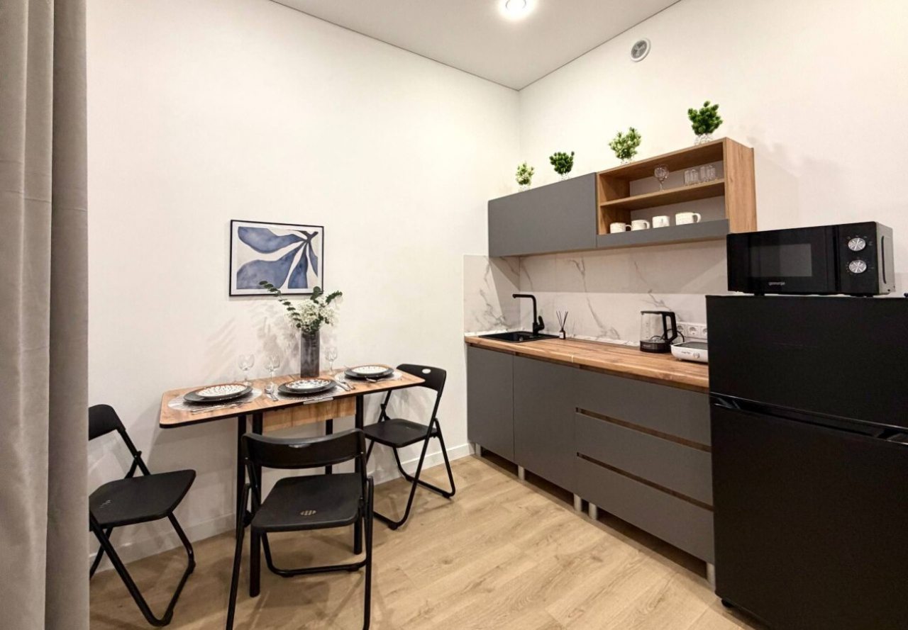 Апартаменты (Светлая студия в ЖК Видный город), Апартаменты Happy People на бульвара Мстислава Ростроповича 3к2