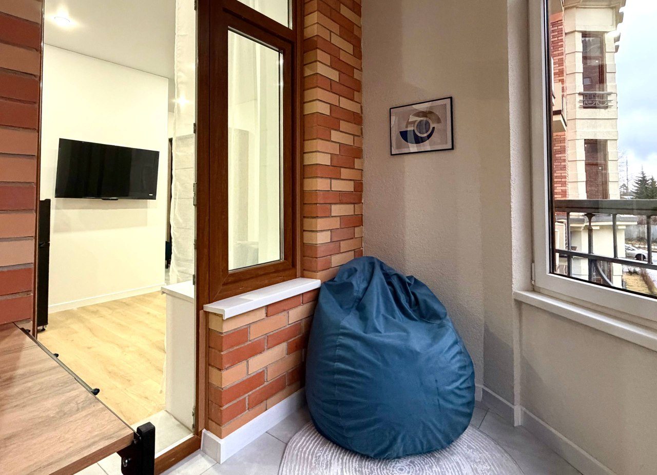 Апартаменты (Светлая студия в ЖК Видный город), Апартаменты Happy People на бульвара Мстислава Ростроповича 3к2