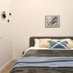 Апартаменты (Светлая студия в ЖК Видный город), Апартаменты Happy People на бульвара Мстислава Ростроповича 3к2