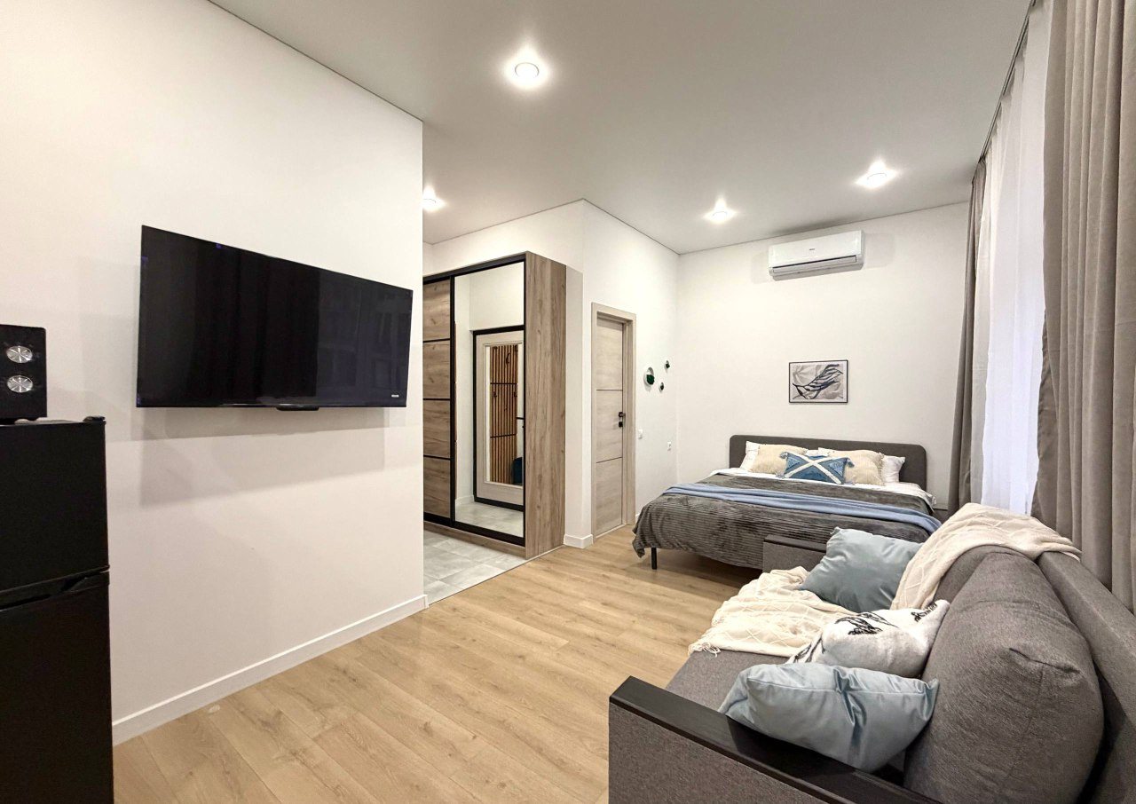 Апартаменты (Светлая студия в ЖК Видный город), Апартаменты Happy People на бульвара Мстислава Ростроповича 3к2