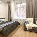 Апартаменты (Светлая студия в ЖК Видный город), Апартаменты Happy People на бульвара Мстислава Ростроповича 3к2