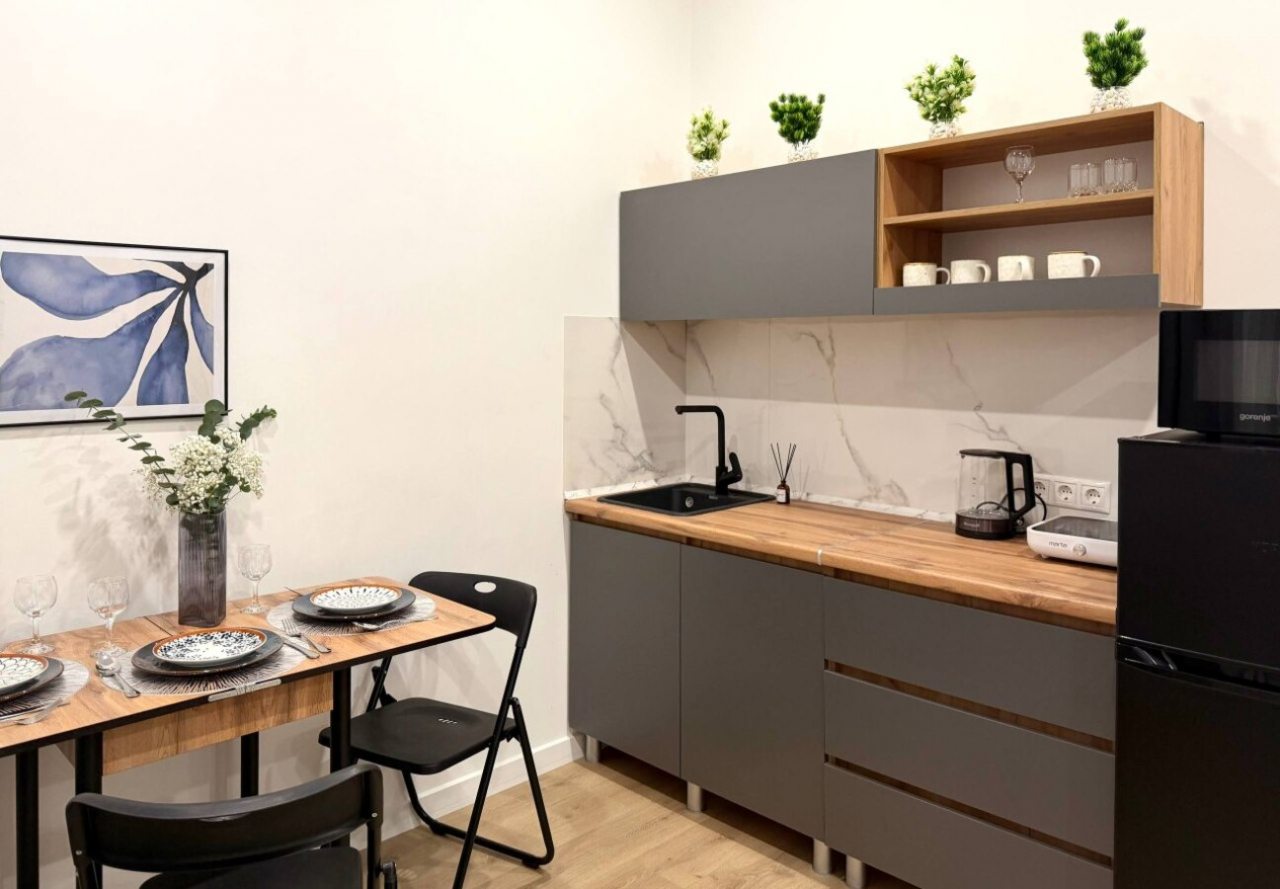 Апартаменты (Светлая студия в ЖК Видный город), Апартаменты Happy People на бульвара Мстислава Ростроповича 3к2