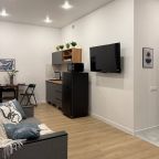 Апартаменты (Светлая студия в ЖК Видный город), Апартаменты Happy People на бульвара Мстислава Ростроповича 3к2