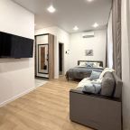 Апартаменты (Светлая студия в ЖК Видный город), Апартаменты Happy People на бульвара Мстислава Ростроповича 3к2