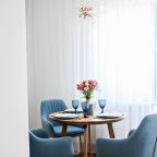 Трёхместный и более (Синяя), Апартаменты У парка