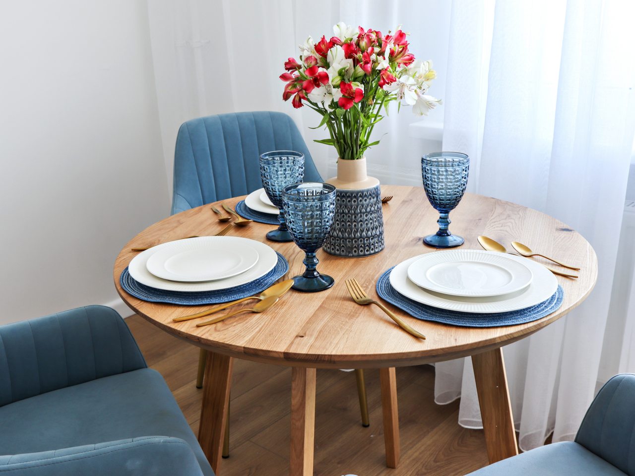 Трёхместный и более (Синяя), Апартаменты У парка