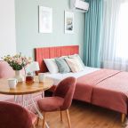 Трёхместный и более (Студия), Апартаменты У парка