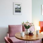 Трёхместный и более (Студия), Апартаменты У парка